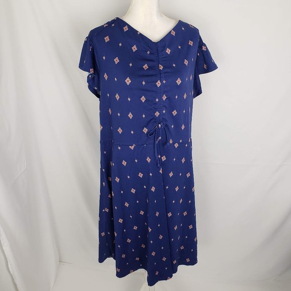 New Monteau Ruched Flutter Sleeve Shift Dress - Picture 2 of 7